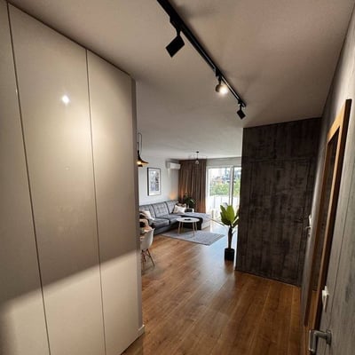 Location d’un appartement confortable de 2 pièces, 53 m², dans le quartier Nadodrze, Wrocław, Pologne